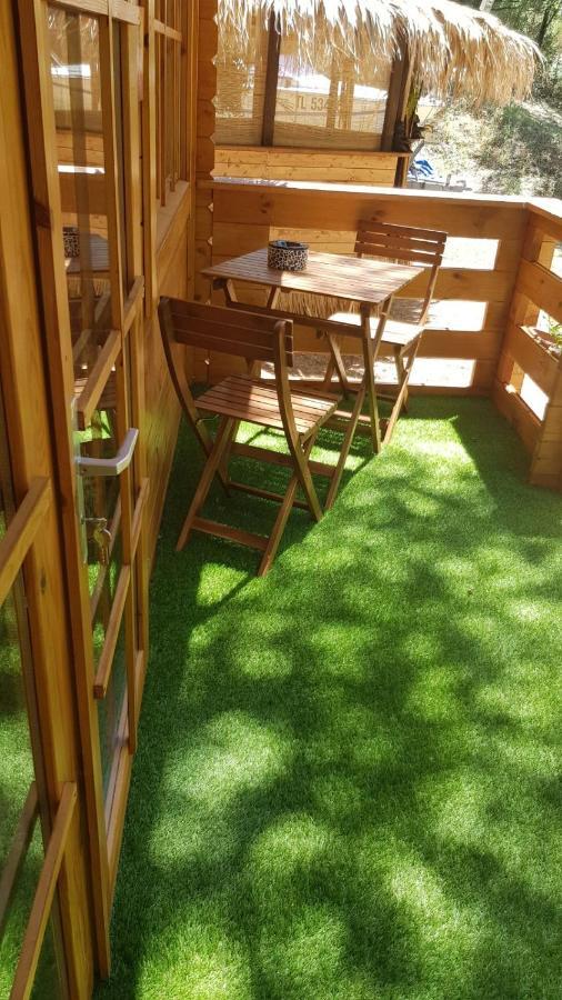 에귄 La Lyalis B&B 외부 사진